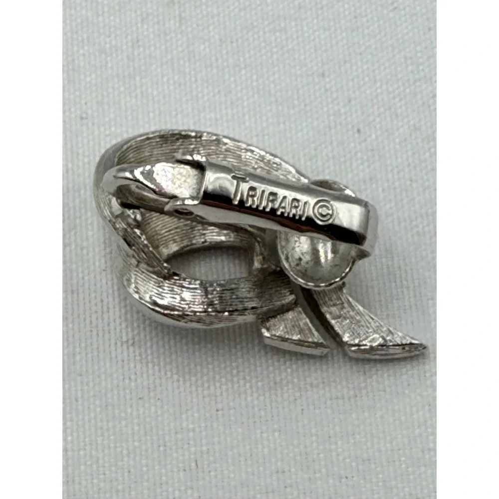 Trifari Clip On Earrings Womens Silver Excellent Vintage Swirl